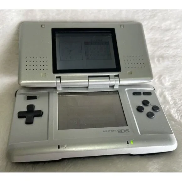 Nintendo DS NTR-001 Silver With Princess Peaches Skin with USB Charger WORKING - Picture 8 of 13